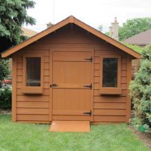 10 x 10 medium classic with a 2 foot gable overhang.